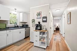 10 min to NRG Park | Private Deck | Movie Nights - Holiday Home