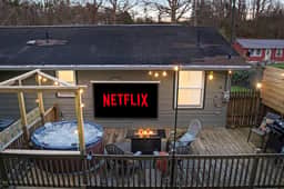 10 min to NRG Park | Private Deck | Movie Nights - Holiday Home