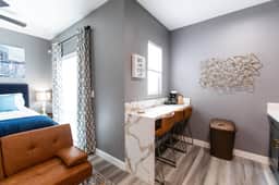 Modern King Suite Near Downtown SD