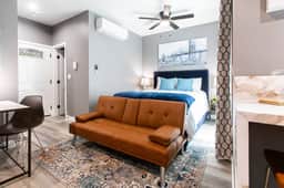 Modern King Suite Near Downtown SD
