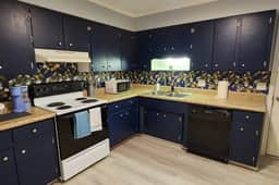 2BR Near Sherman College | Wi-Fi + Washer/Dryer