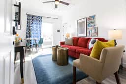 Steps to Restaurants – Patio, A/C & Wi-Fi
