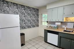 Near Sherman College | 2BR w/ Wi-Fi + Washer/Dryer