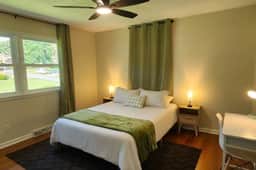 Cozy Getaway 3BR | Arcade + Foosball | Sleeps 10