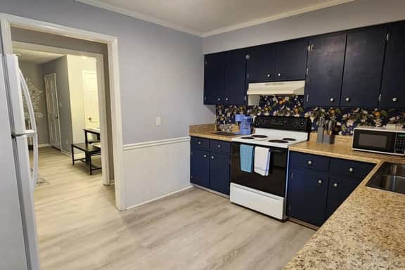 2BR Near Sherman College | Wi-Fi + Washer/Dryer