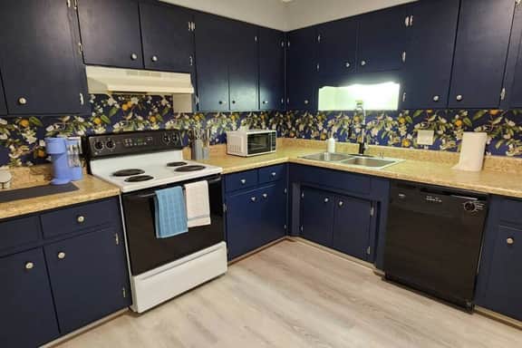 2BR Near Sherman College | Wi-Fi + Washer/Dryer