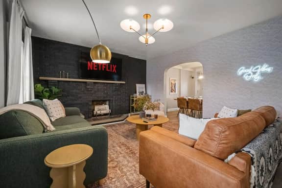 4-bedroom house in charming Oak Hill with WiFi, AC. Relax and enjoy
