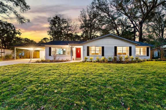 5 min UF | EV Charge | Pool | Hot Tub | Game Room.
