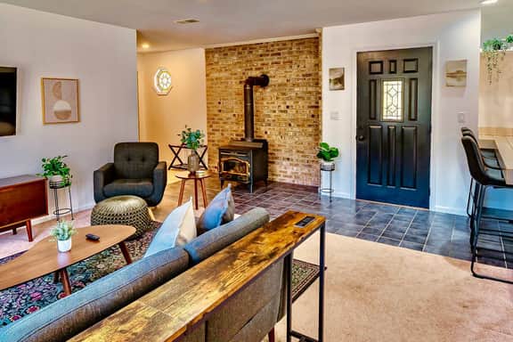 17 Min to NRG | Grill | Huge Yard | Private | Cozy - Holiday Home