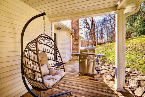 17 Min to NRG | Grill | Huge Yard | Private | Cozy - Holiday Home