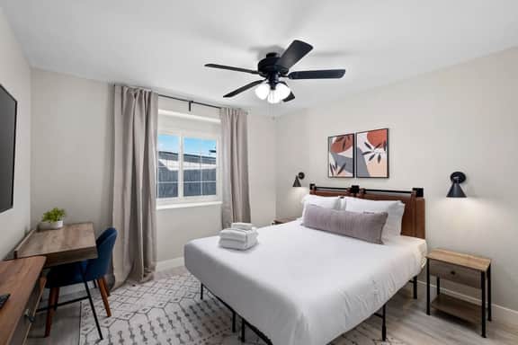 Lux Modern Pet Friendly | Pool | Hot Tub | Tennis - Holiday Home