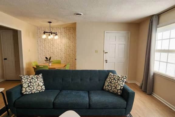 Convenient 2BR | Fast Wi-Fi + Full Kitchen