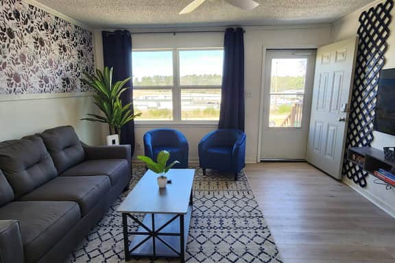 1BR Duplex w/ Smart TVs, Games & Comfort