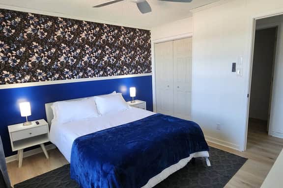1BR Duplex w/ Smart TVs, Games & Comfort