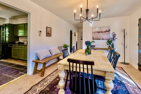 17 Min to NRG | Grill | Huge Yard | Private | Cozy - Holiday Home