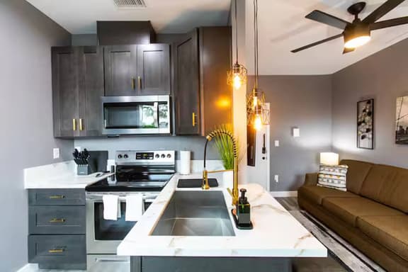 Stylish Urban Retreat – University Heights