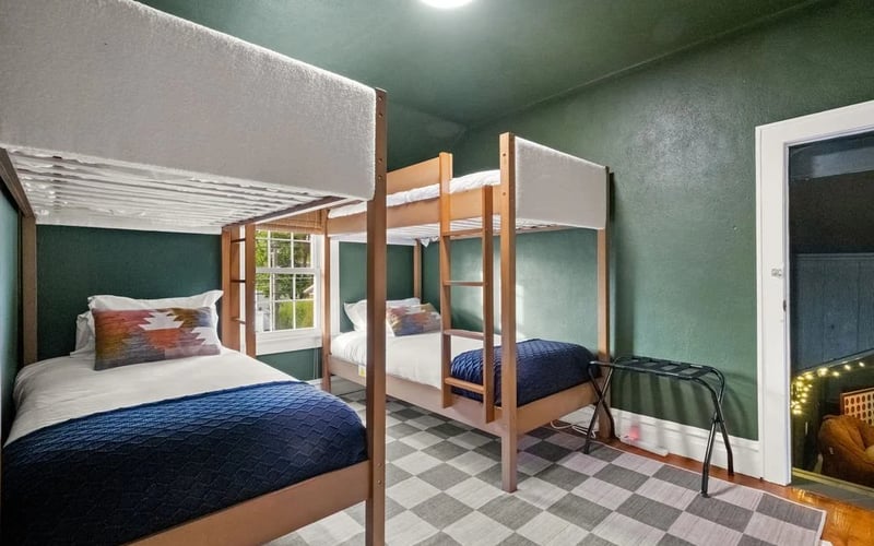 116HarveyAve80.jpg