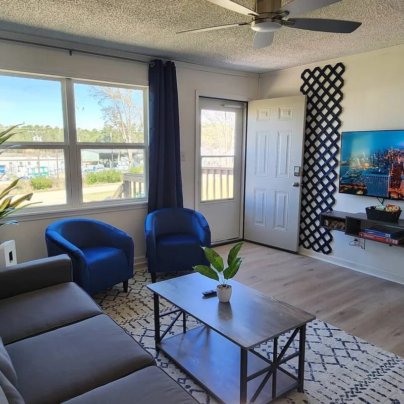 1BR Duplex w/ Smart TVs, Games & Comfort